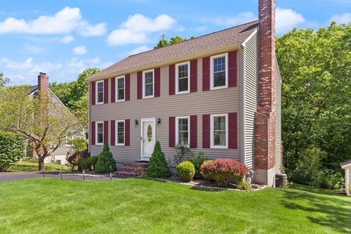 98 Laurelwood Dr, North Attleboro, MA, 02760-2703 | Card Image