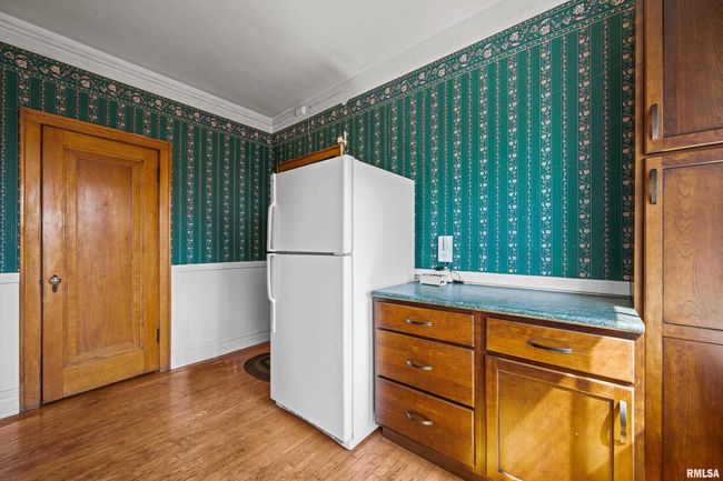 APT-18 - 1626 18 Th Ave, Condo with 2 bedrooms, 1 bathrooms and null parking in Rock Island IL | Image 5