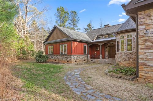 3240 Hillcastle Trl, Chapel Hill, NC, 27516-7214 | Card Image