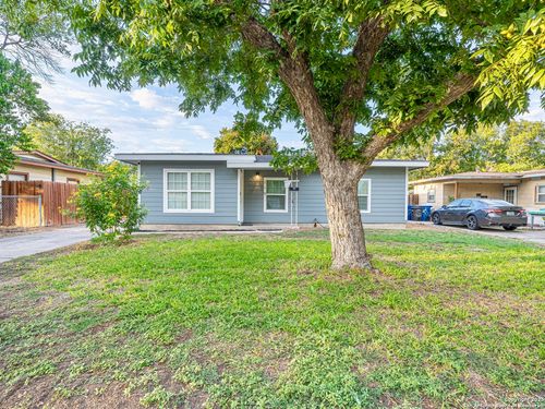 219 E Formosa Blvd, San Antonio, TX, 78221-2910 | Card Image