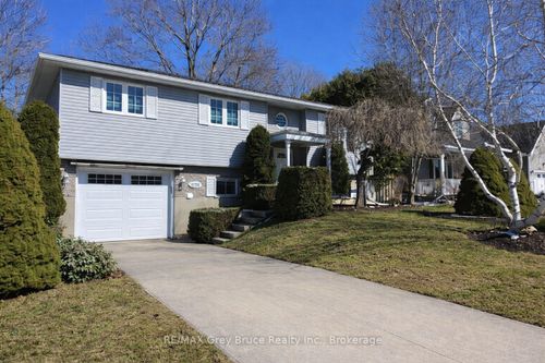 461 8th Ave E, Owen Sound, ON, N4K6S8 | Card Image