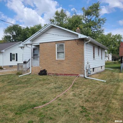 527 E South Street, House other with 2 bedrooms, 1 bathrooms and null parking in Knoxville IL | Image 2