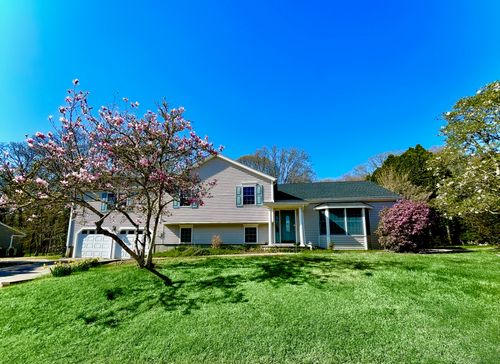 84 Renee Dr, Pawcatuck, CT, 06379-2410 | Card Image