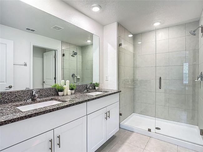 Primary En Suite Bathroom | Image 40