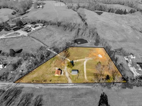 8585 Fox Hill Rd, Baxter, TN, 38544-4813 | Card Image