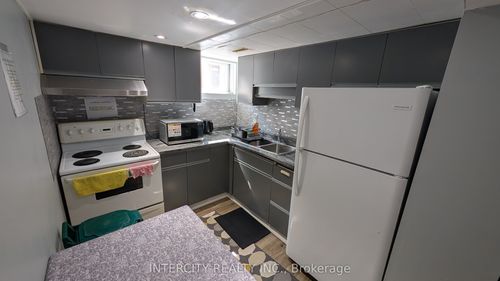 room-3-56 Caracas Rd, North York, ON, M2K1B1 | Card Image