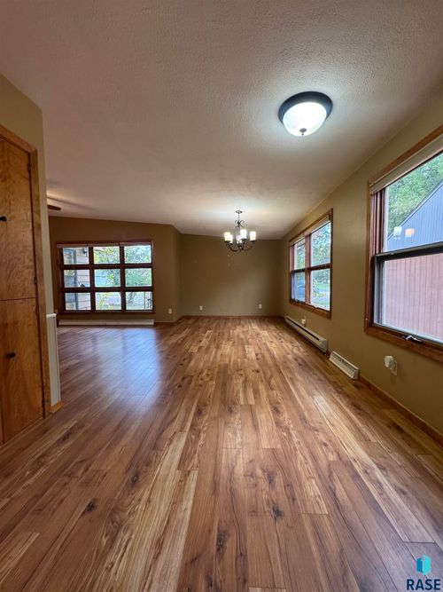 925 N Harth Ave Avenue, Madison, SD, 57042 | Card Image