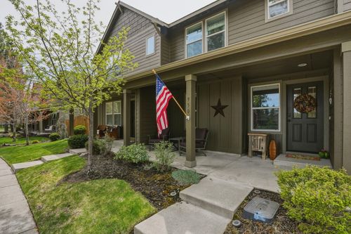 950 N Hindeman St, Sisters, OR, 97759-3128 | Card Image