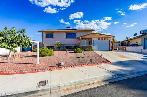 7121 Hurricane Way, Las Vegas, NV, 89145-5140 | Card Image