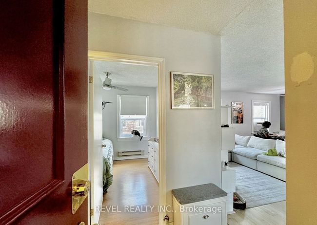 303 - 114 Vaughan Rd, Condo with 1 bedrooms, 1 bathrooms and 1 parking in York ON | Image 4