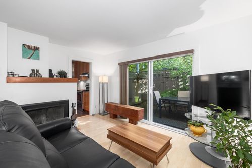 158 E 17th Ave, Vancouver, BC, V5V1A4 | Card Image