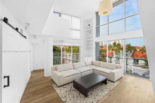 apt-10-221 Jefferson Ave, Miami Beach, FL, 33139-7011 | Card Image