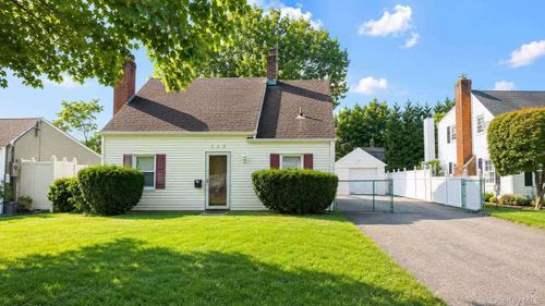 326 Curtis Avenue, North Hempstead, NY, 11514 | Card Image