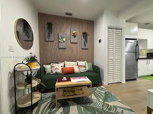 b2-8220 Ne 1st Pl, Miami, FL, 33138-3751 | Card Image