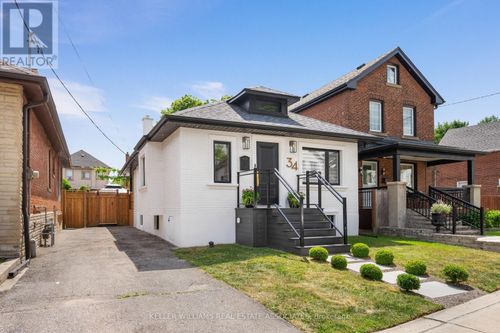 34 Holley Ave, York, ON, M9N2C5 | Card Image