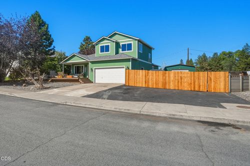 2813 Ne North Pilot Butte Dr, Bend, OR, 97701-3753 | Card Image