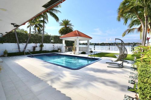 1380 Stillwater Dr, Miami Beach, FL, 33141-1030 | Card Image