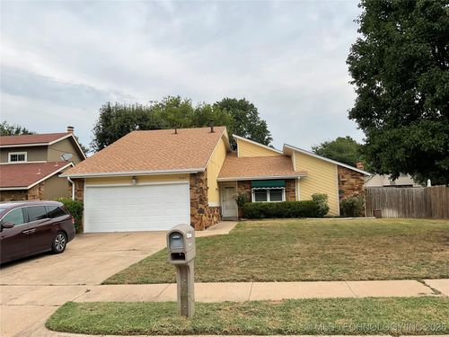 2624 Boston St, Broken Arrow, OK, 74012-7315 | Card Image