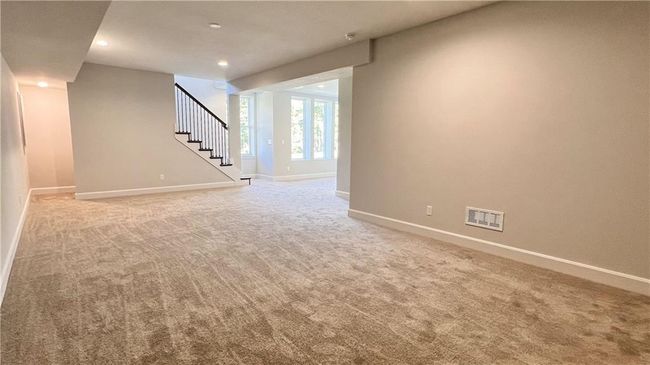 Main area of the lower level. | Image 43