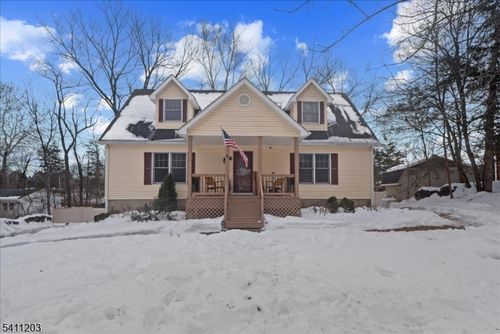 10 Thistle Ave, Glenwood, NJ, 07418-1621 | Card Image