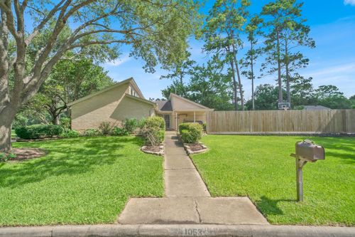 10534 Moorcreek Dr, Houston, TX, 77070-2944 | Card Image