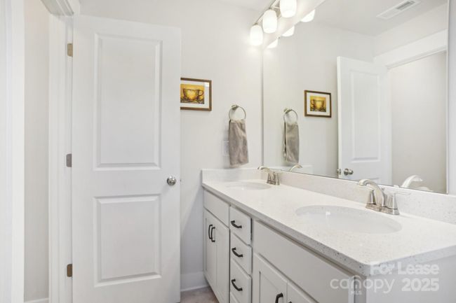 562 Amalfi Dr, Townhouse with 4 bedrooms, 4 bathrooms and null parking in Davidson NC | Image 10