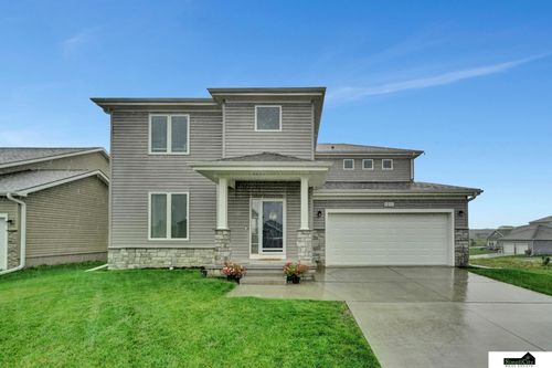1011 Yoakam Dr, Lincoln, NE, 68521-4574 | Card Image