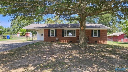 107 Virginia Dr, Athens, AL, 35611-2939 | Card Image
