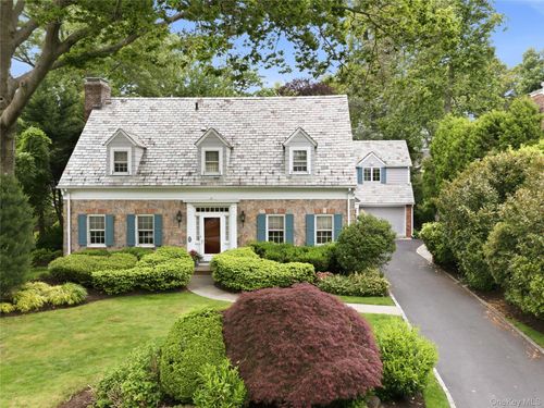 61 Mason Dr, Manhasset, NY, 11030-2006 | Card Image