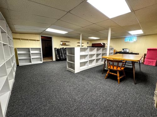 32 Albe Dr, Bennington, VT, 05201-8636 | Card Image