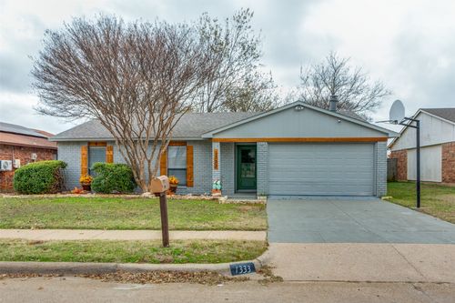 1333 Steinburg Ln, Fort Worth, TX, 76134-3402 | Card Image