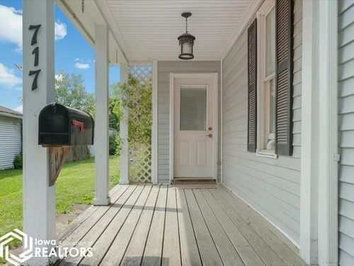 717 Franklin Street, Wapello, IA, 52653 | Card Image