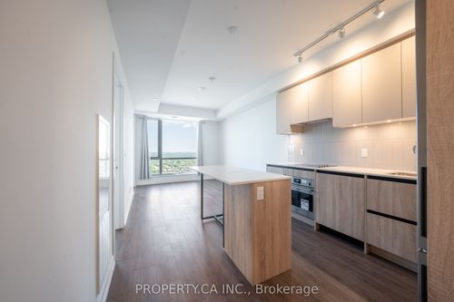 2507-7950 Bathurst St, Thornhill, ON, L4J0B8 | Card Image