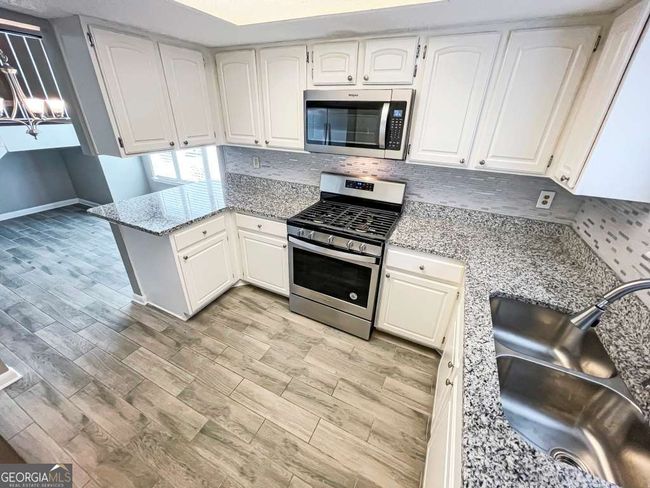 2252 Runnymead Rdg Se, Townhouse with 2 bedrooms, 3 bathrooms and 2 parking in Marietta GA | Image 9
