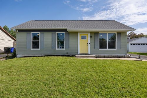 3716 Fir Tree Dr Ne, Cedar Rapids, IA, 52402-1808 | Card Image
