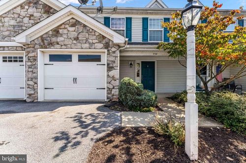 738 Winding Ln, HARRISBURG, PA, 17111-2358 | Card Image