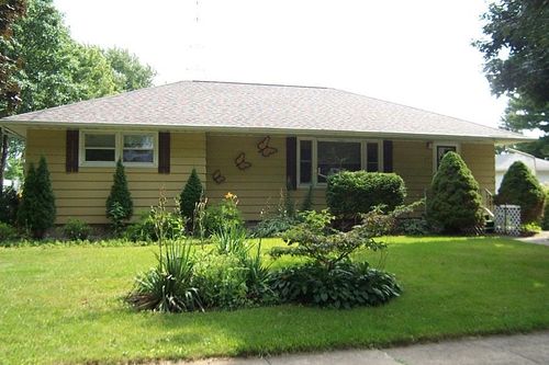 213 Pleasant Ave, Waupun, WI, 53963-1914 | Card Image