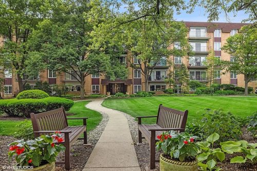 apt-3d-445 N Park Blvd, Glen Ellyn, IL, 60137-4642 | Card Image