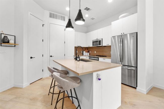 APT-421 - 800 Embassy Dr, Condo with 1 bedrooms, 1 bathrooms and null parking in Austin TX | Image 4