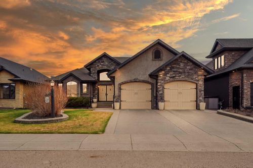 68 Oakwood Close, Red Deer, AB, T4P0C5 | Card Image