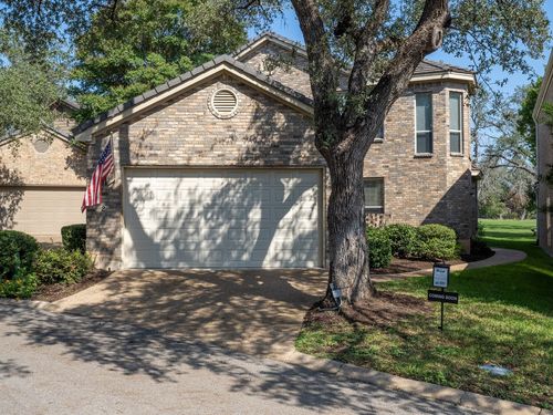 2 Champions Ln, Lakeway, TX, 78734-5174 | Card Image