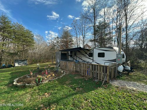 341 Dwyer Dr, Crossville, TN, 38572-3005 | Card Image