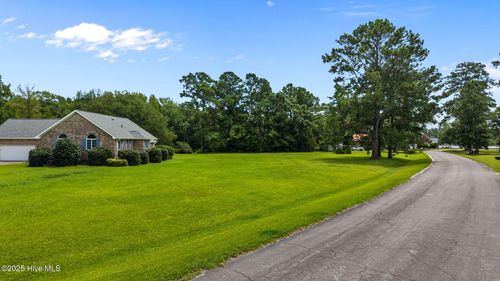 9335 Doris Dr, Oriental, NC, 28571-9357 | Card Image