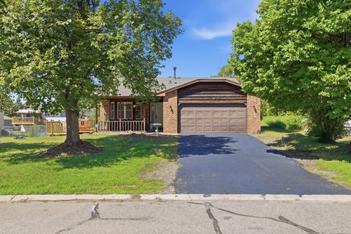 9741 Thomas Ave N, Brooklyn Park, MN, 55444-1011 | Card Image