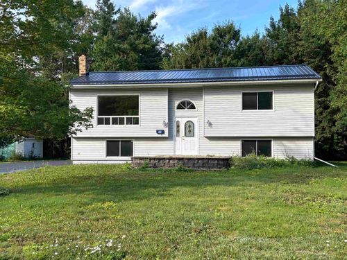 42 Alpine Drive, House with 2 bedrooms, 2 bathrooms and null parking in Bridgewater NS | Card Image