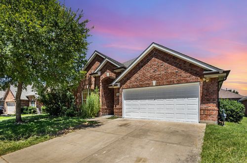 601 Valencia Dr, Arlington, TX, 76002-3088 | Card Image