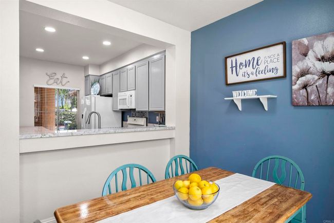 2224 Lago Ventana, Townhouse with 3 bedrooms, 3 bathrooms and 2 parking in Chula Vista CA | Image 4