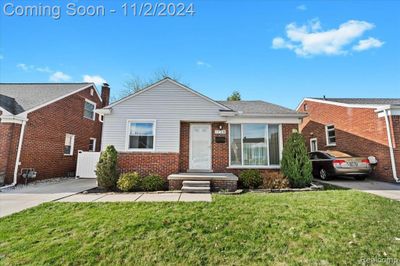 1728 Walnut Street, Home with 3 bedrooms, 2 bathrooms and null parking in Dearborn MI | Image 1