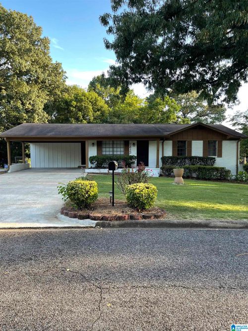 7413 Dogwood Ln, Fairfield, AL, 35064-2453 | Card Image