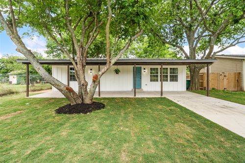407 Johnson St, McGregor, TX, 76657-1811 | Card Image